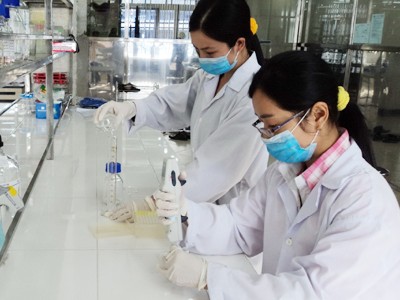 Xây dựng thương hiệu cá tra Việt Trong phòng kiểm nghiệm