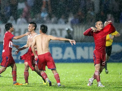 V-League đụng vào đâu cũng... nát V-League đụng vào đâu cũng... nát