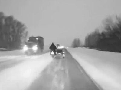 Lái sidecar trong thời tiết âm 30 độ C Lái sidecar trong thời tiết âm 30 độ C