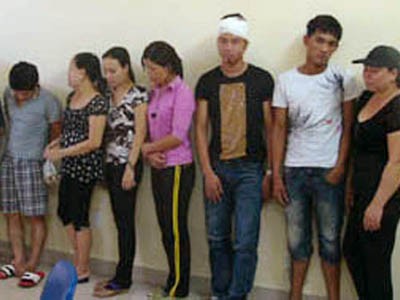 Mở shop quần áo để tổ chức... đánh bạc Mở shop quần áo để tổ chức... đánh bạc