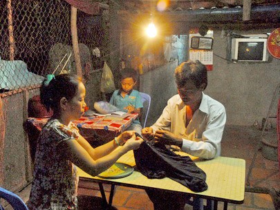 Khi dân bị cản mắc điện sinh hoạt Khi dân bị cản mắc điện sinh hoạt