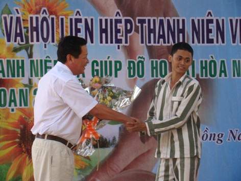 Trung tâm vào Đời Trung tâm vào Đời