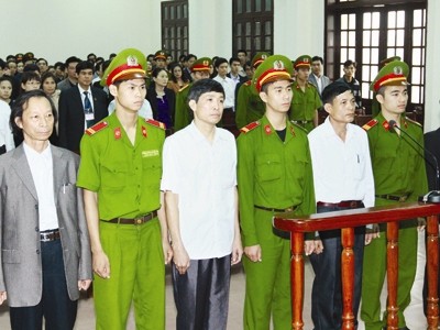 Cựu chủ tịch huyện Tiên Lãng được hưởng án treo Các bị cáo tại tòa sáng 8/4