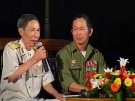 Chuyện tướng Nguyễn Chuông bị bắt ở Điện Biên Phủ Chuyện tướng Nguyễn Chuông bị bắt ở Điện Biên Phủ