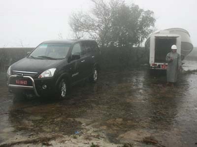 Giữa bão Haiyan, ngược đỉnh đèo Hải Vân cứu sóng Giữa bão Haiyan, ngược đỉnh đèo Hải Vân cứu sóng