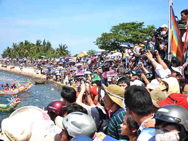 Lễ Khao lề thế lính Hoàng Sa trở thành di sản văn hóa Lễ Khao lề thế lính Hoàng Sa trở thành di sản văn hóa
