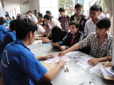 Cuộc đua không cân sức Thí sinh nộp hồ sơ xét tuyển NVBS tại trường ĐH Công nghiệp TPHCM
