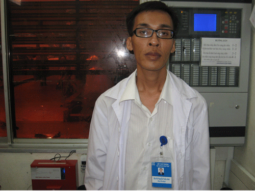 Bắt kẻ giả danh bác sĩ Bệnh viện Chợ Rẫy lừa người bệnh Bắt kẻ giả danh bác sĩ Bệnh viện Chợ Rẫy lừa người bệnh