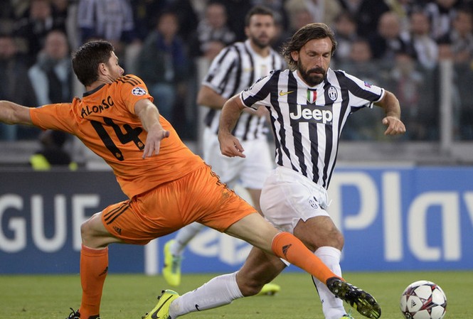 Juventus đổi Pirlo lấy Alonso? Juventus đổi Pirlo lấy Alonso?