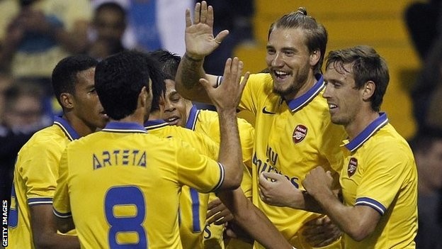 Arsenal đụng độ Chelsea tại Capital One Cup Arsenal đụng độ Chelsea tại Capital One Cup