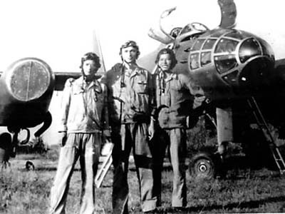 Tổ bay IL- 28, chuyện 40 năm bây giờ mới kể Tổ bay IL- 28, chuyện 40 năm bây giờ mới kể