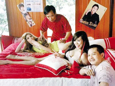 Hài Tết Bắc tung 'chuyện nóng' showbiz Hài Tết Bắc tung 'chuyện nóng' showbiz