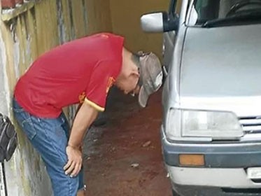 Bé trai 4 tuổi lùi xe ô tô khiến em trai chết thảm Bé trai 4 tuổi lùi xe ô tô khiến em trai chết thảm