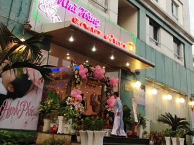 Chung cư 17 tầng ‘cắt’ thang máy, người dân cuốc bộ Chung cư 17 tầng ‘cắt’ thang máy, người dân cuốc bộ