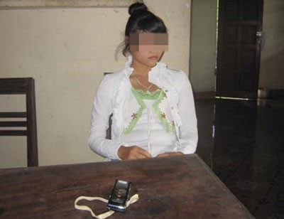 Cảnh ngộ éo le của nữ sinh 'bán trinh' cho đại gia Cảnh ngộ éo le của nữ sinh 'bán trinh' cho đại gia