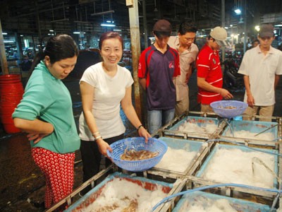 Trắng đêm giữa chợ khủng Bình Điền Trắng đêm giữa chợ khủng Bình Điền