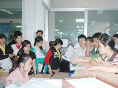 Nhiều nơi bát nháo xét tuyển NV2 Quy định cho phép “nộp vào, rút ra” hồ sơ xét tuyển NV2 đang gây khó cho các trường