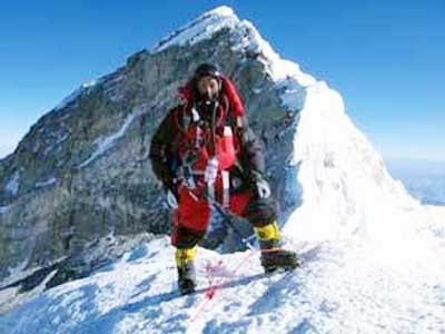 Nepal đưa người lên dọn rác trên đỉnh Everest Nepal đưa người lên dọn rác trên đỉnh Everest
