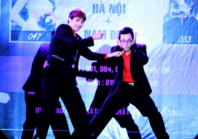 Màn popping dẻo như cao su Màn popping dẻo như cao su