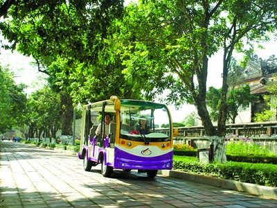 Mở dịch vụ ô tô điện ở Hoàng thành Huế Mở dịch vụ ô tô điện ở Hoàng thành Huế