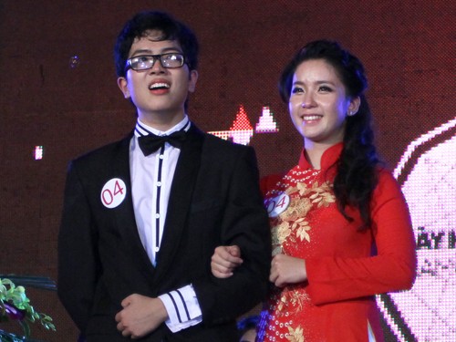 Đại sứ Ams là em họ ca sĩ The Voice Đại sứ Ams là em họ ca sĩ The Voice