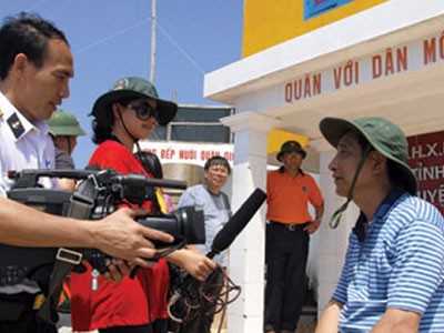 Quản chặt các trang thông tin điện tử Quản chặt các trang thông tin điện tử