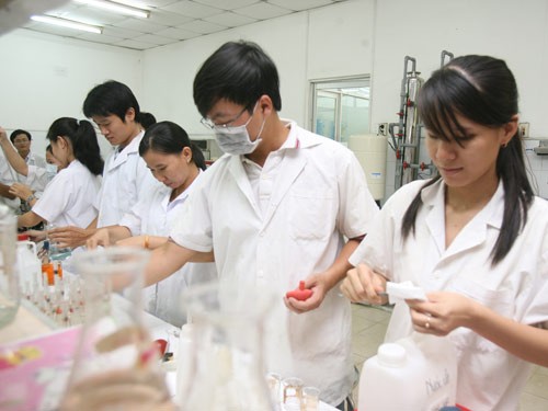 Cử nhân tiếng Anh phải thi đầu vào trình độ thấp ! Cử nhân tiếng Anh phải thi đầu vào trình độ thấp !