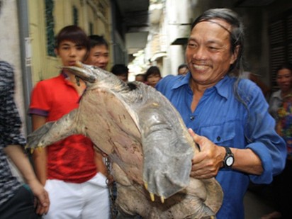Đại gia chi trăm triệu săn 'thủy quái' làm mồi nhậu Đại gia chi trăm triệu săn 'thủy quái' làm mồi nhậu