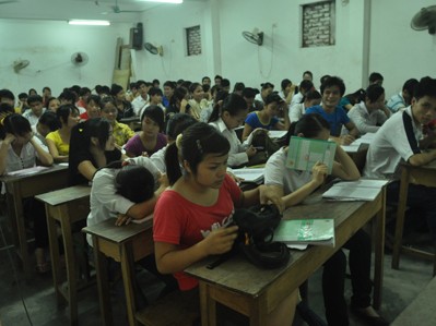 Luyện thi đại học: Kẻ giàu, người khánh kiệt Luyện thi đại học: Kẻ giàu, người khánh kiệt