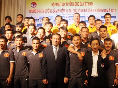 ĐTVN lên đường chinh phục AFF Suzuki cup 2012 ĐTVN lên đường chinh phục AFF Suzuki cup 2012