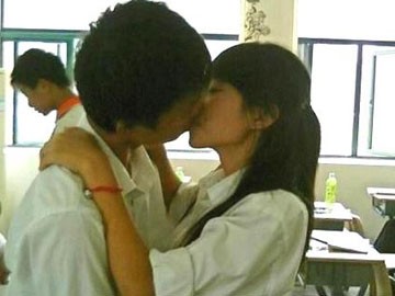 Học trò yêu ngay trong lớp học Học trò yêu ngay trong lớp học