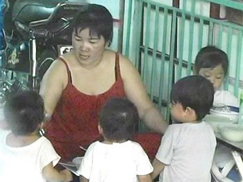 Những bảo mẫu gây chấn động dư luận Những bảo mẫu gây chấn động dư luận