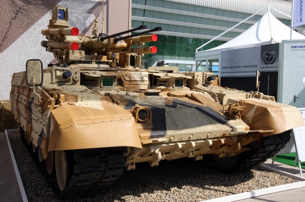 Terminator ‘xung trận’ tại IDEX-2013 Terminator ‘xung trận’ tại IDEX-2013