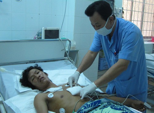 Cứu sống người tự lấy dao đâm thủng tim Cứu sống người tự lấy dao đâm thủng tim