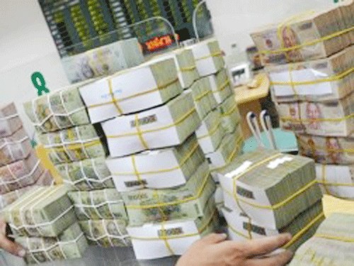 Ngân hàng bớt lãi 'khủng': Mừng hơn lo Ngân hàng bớt lãi 'khủng': Mừng hơn lo