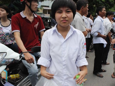 Thí sinh dị tật tay mơ thành kỹ sư Nguyễn Thị Lâm mơ thành kỹ sư công nghệ thông tin