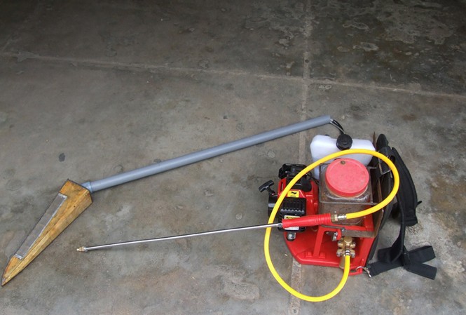Máy xịt thuốc Bảy Hùng Máy xịt thuốc Bảy Hùng. Ảnh: Châu Thành