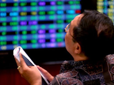 Sắc xanh trở lại hai sàn chứng khoán Sắc xanh trở lại hai sàn chứng khoán