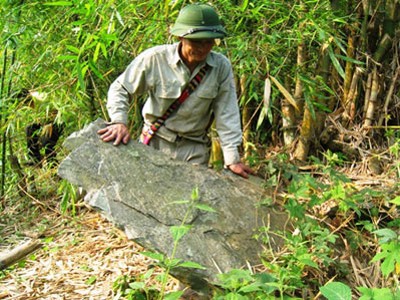 Khu mộ cổ bí ẩn trên đồi Pọm Páng Khu mộ cổ bí ẩn trên đồi Pọm Páng