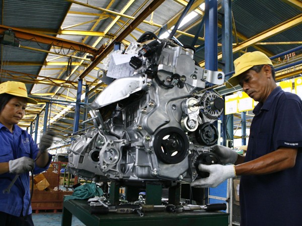 Tăng tín dụng hỗ trợ sản xuất, doanh nghiệp Công ty ô tô Hòa Bình