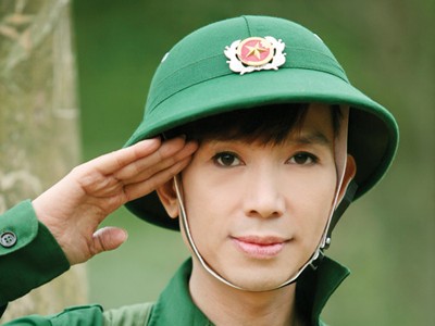 Long Nhật: Khoe giàu Long Nhật: Khoe giàu