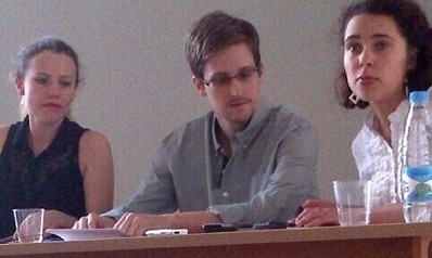 Snowden được phép rời sân bay Nga Snowden được phép rời sân bay Nga