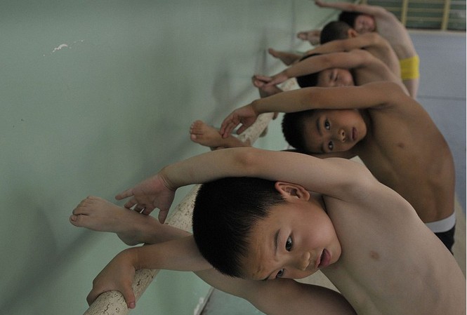 Khổ luyện từ nhỏ để thành tài Khổ luyện từ nhỏ để thành tài