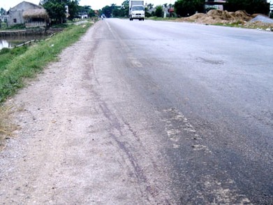 Nước mắt mẹ già trong nghi án giết vợ con vì thua cá độ Nước mắt mẹ già trong nghi án giết vợ con vì thua cá độ