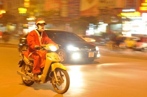 Dịch vụ chuyển quà dịp Noel bắt đầu chào giá Dịch vụ chuyển quà dịp Noel bắt đầu chào giá