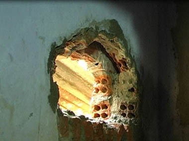 Khoét thủng tường trại giam trong 7 ngày Khoét thủng tường trại giam trong 7 ngày