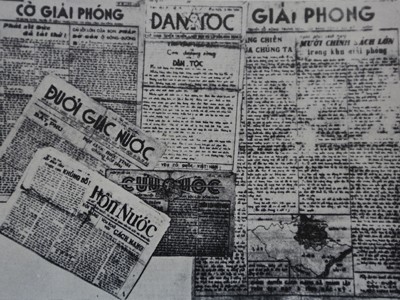 'Tiền Phong' trong đội ngũ Tiên Phong 'Tiền Phong' trong đội ngũ Tiên Phong