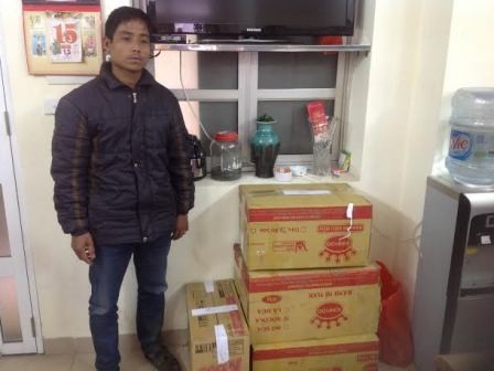 Thu giữ gần 2.000 bao thuốc lá nhập lậu Thu giữ gần 2.000 bao thuốc lá nhập lậu