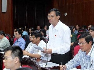 Đề nghị cấm bán thuốc lá ở nhà hàng, vũ truờng Đề nghị cấm bán thuốc lá ở nhà hàng, vũ truờng