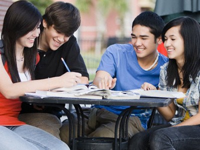 Môn tiếng Anh: Bám sát sách giáo khoa Môn tiếng Anh: Bám sát sách giáo khoa